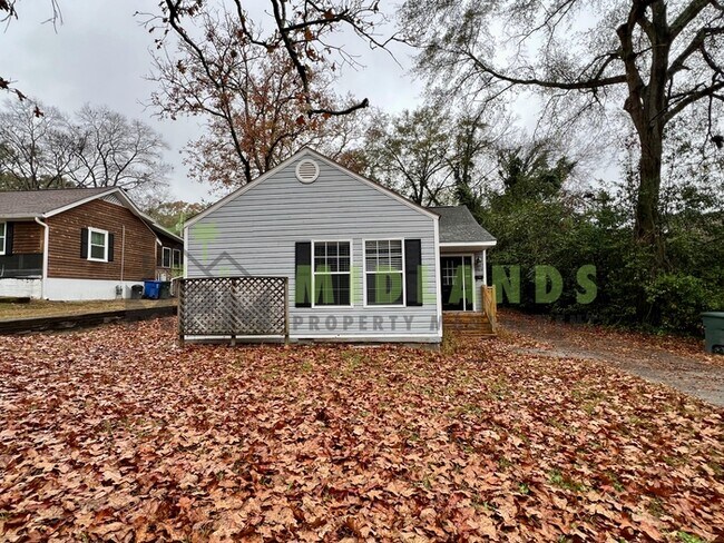 Building Photo - 3425 Manor Ave