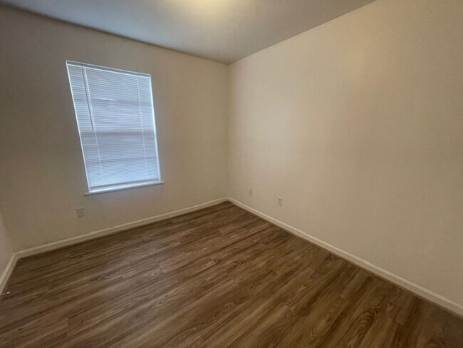 Building Photo - 3519 Goldfinch Drive