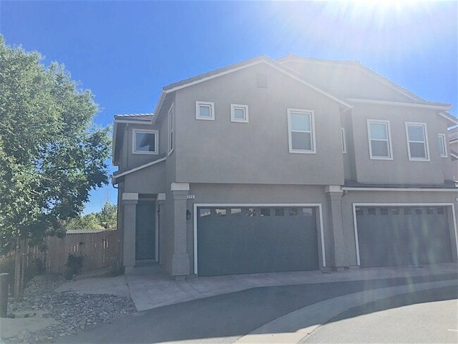 Building Photo - Gorgeous Townhouse - Built 2017 Southwest ...
