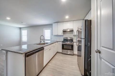 Building Photo - 22 Silos Meadows