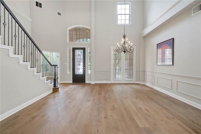 Building Photo - 3000 Welton Cliff Dr