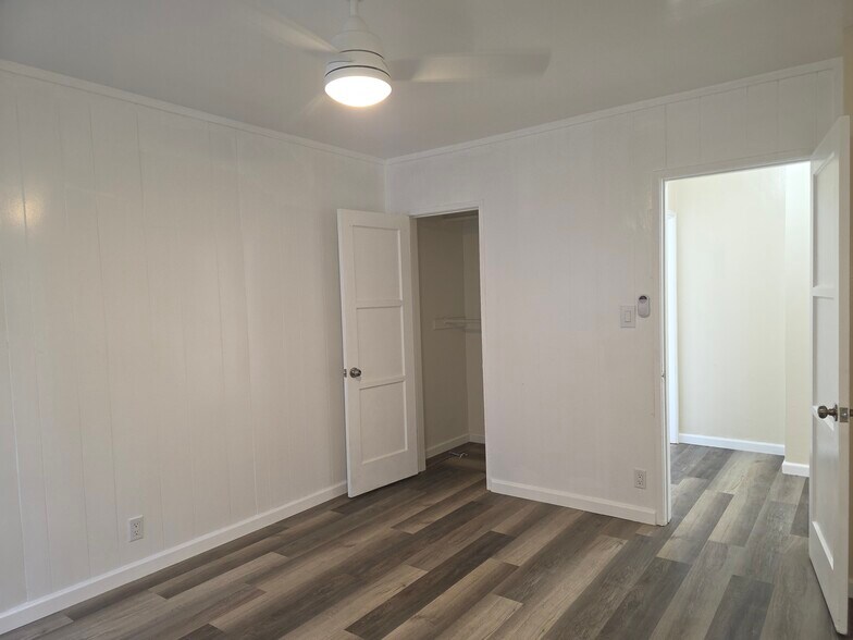 Building Photo - 15726 Halldale Ave