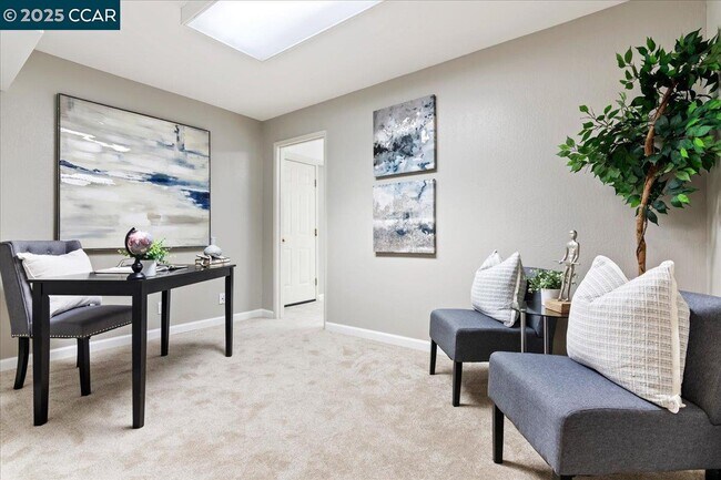 Building Photo - 207 Midway Dr