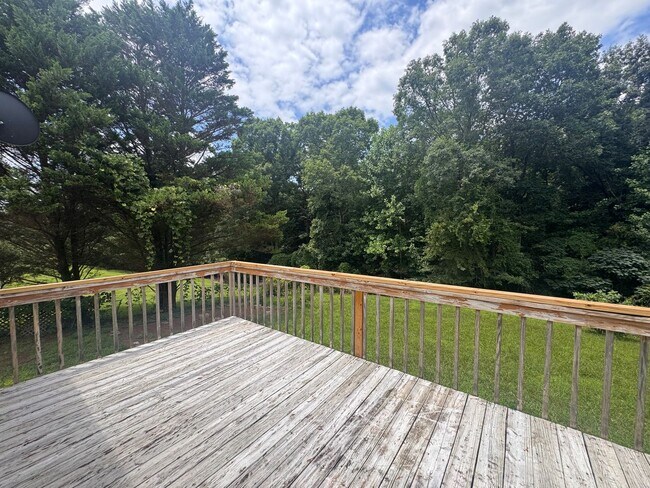 Building Photo - Beautiful 3BR Home for Rent in Toccoa, GA with Fenced Yard & 2-Car Garage