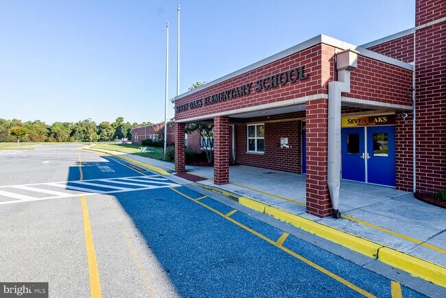Building Photo - 1551 Falling Brook Ct