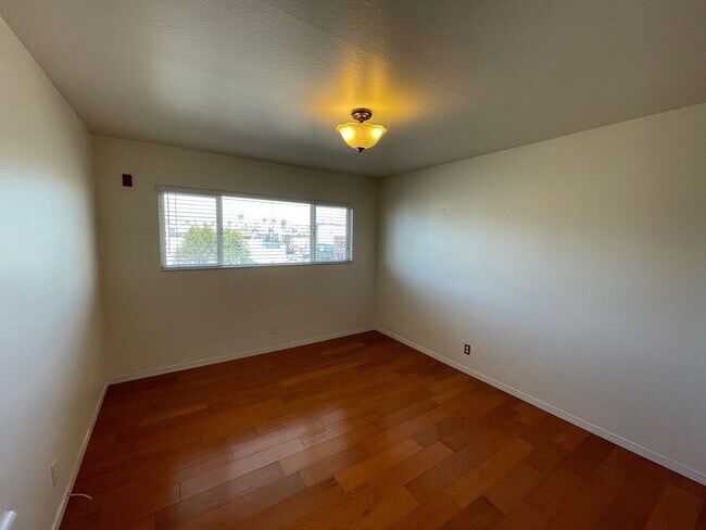 Building Photo - 2960 Mission St