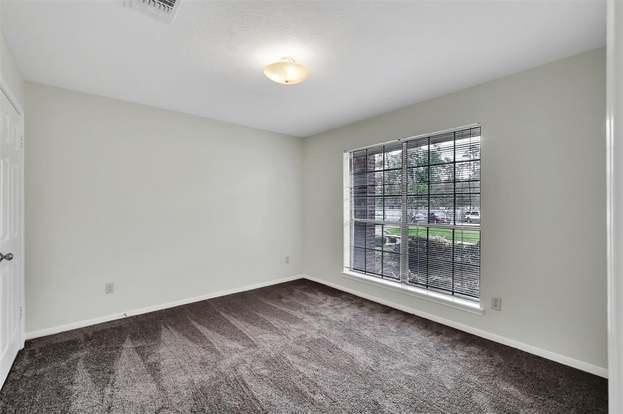 Building Photo - 200 Panorama Dr