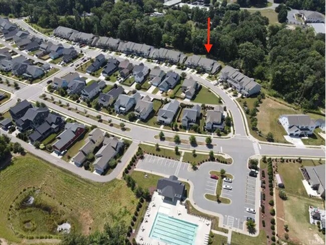 Building Photo - Immaculate Hillsborough Townhome