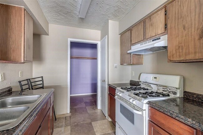 Building Photo - 3627 Wirksworth Dr