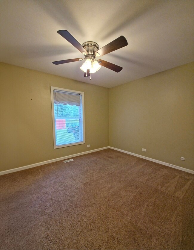 Building Photo - 336 Russet Way