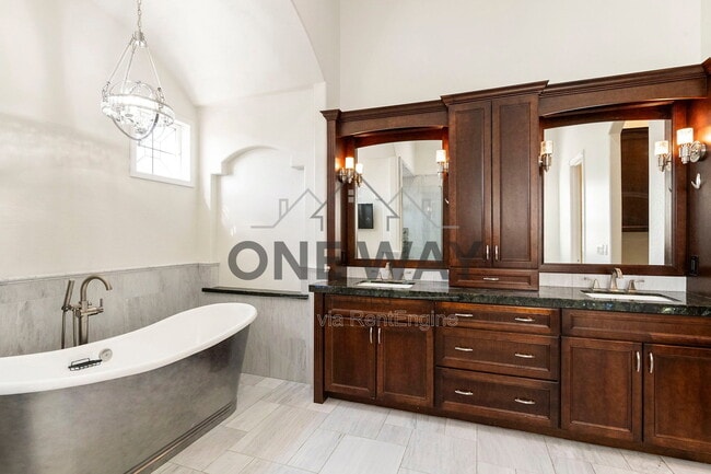 Building Photo - 4432 E Ford Ave