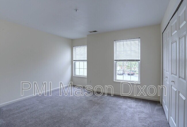 Building Photo - 5814 Wyndham Cir