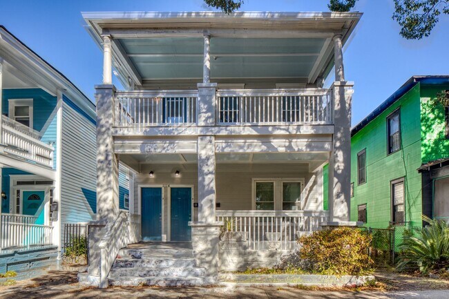 Building Photo - 2 Bed, 2 Bath Available Now!