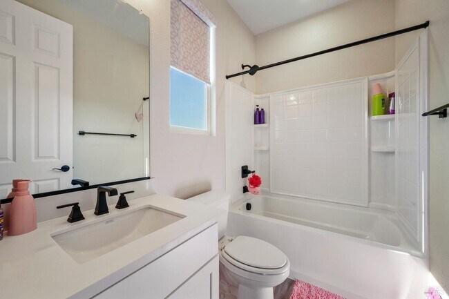 Building Photo - 1245 Pacific Pl