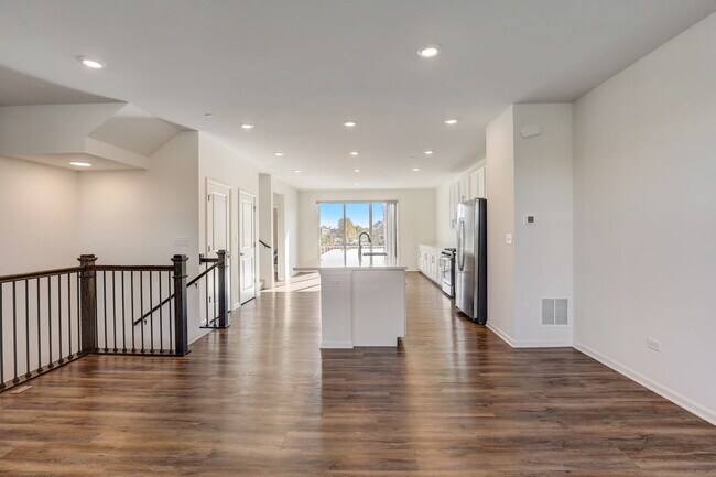 Building Photo - 2924 Reflection Dr