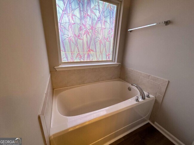 Building Photo - 118 Hidden Lake Cir