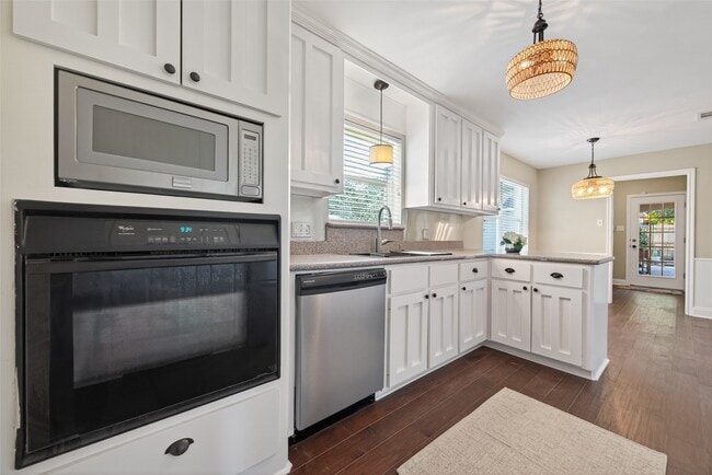 Building Photo - 2815 Bermuda Dunes Dr