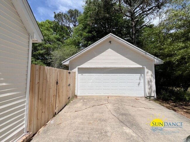 Building Photo - Spacious Two-Story 4BR Cul-De-Sac Home in South Crestview!