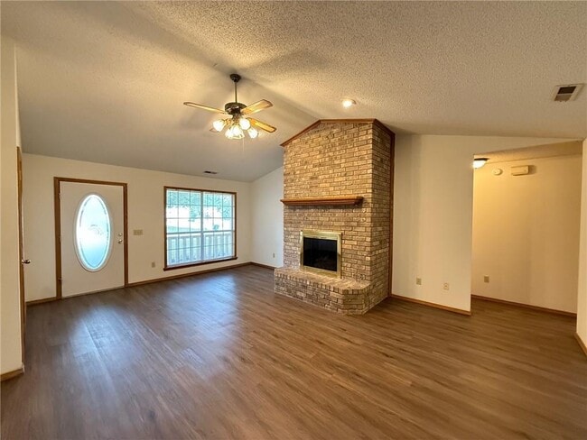 Building Photo - 2972 N John Wayne Dr
