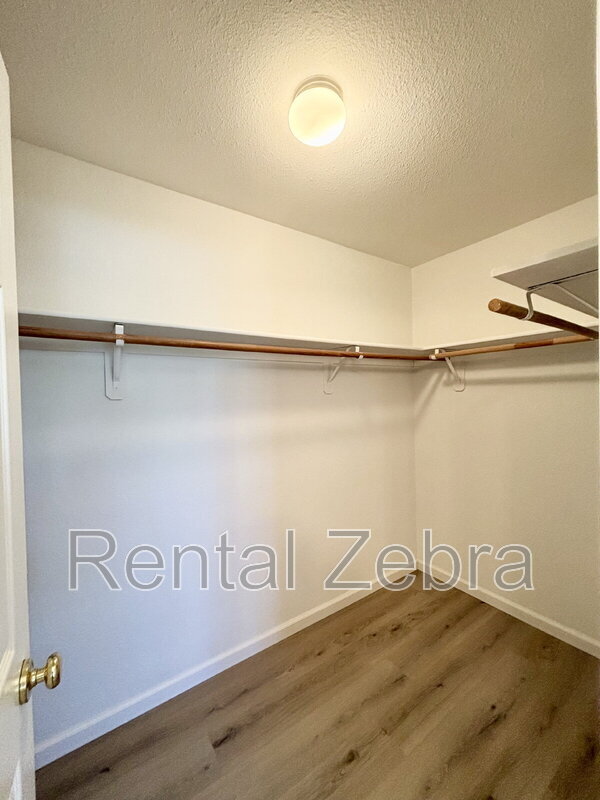 Building Photo - 746 Wren Ct