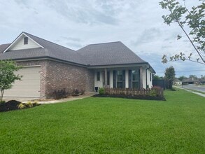 Building Photo - 300 Channel Dr
