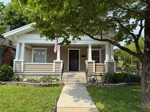 Building Photo - 607 E 11th Ave