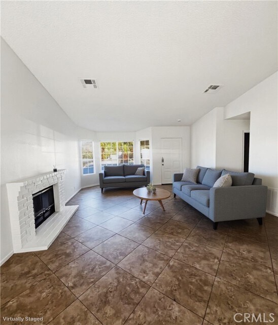 Building Photo - 53755 Avenida Diaz