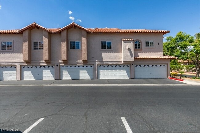 Building Photo - 2925 Wigwam Pkwy