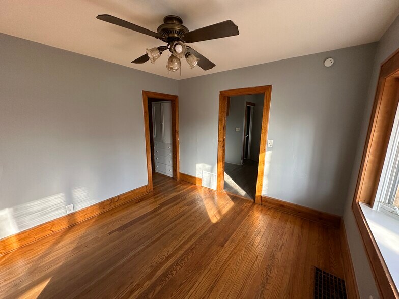 Building Photo - 2512 Tyrone St