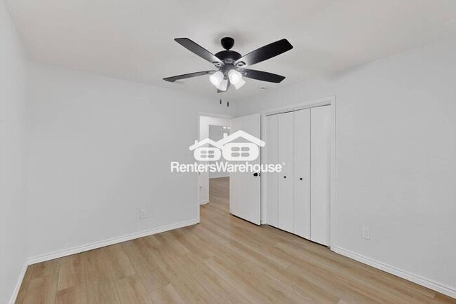 Building Photo - MOVE IN READY COMPLETELY UPDATED - 3BED/2B...