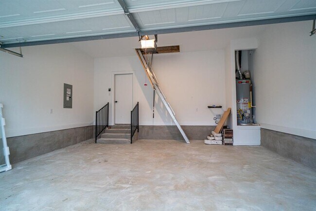 Building Photo - 3501 Jaulan St