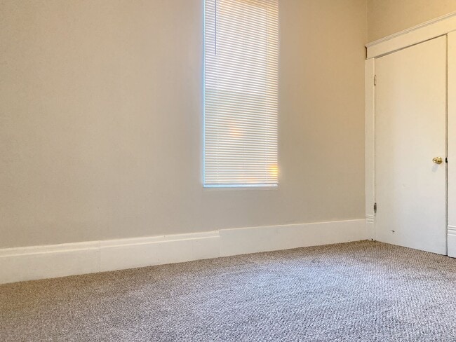 Building Photo - Updated 4 bed 2 bath house right in the heart of Benson.