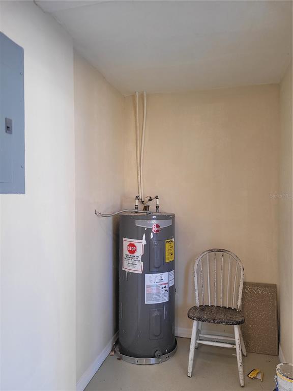 Building Photo - 2118 Lake Christie Dr