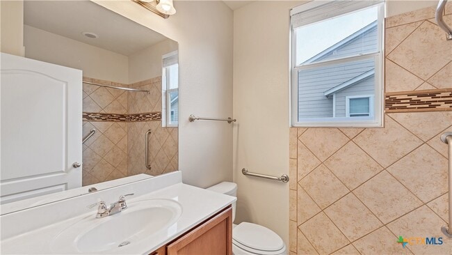 Building Photo - 334 Newberry Tr