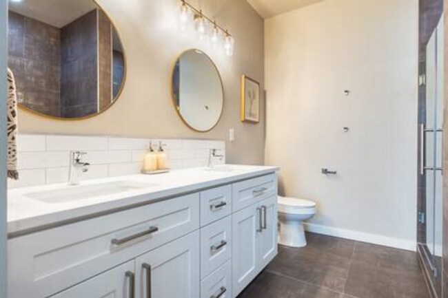 Building Photo - Fully Furnished New 5 Bed, 3 Bath Modern Home with over 3,241 Sq. Ft. on 2 Acres- MEAD SCHOOL DIS...