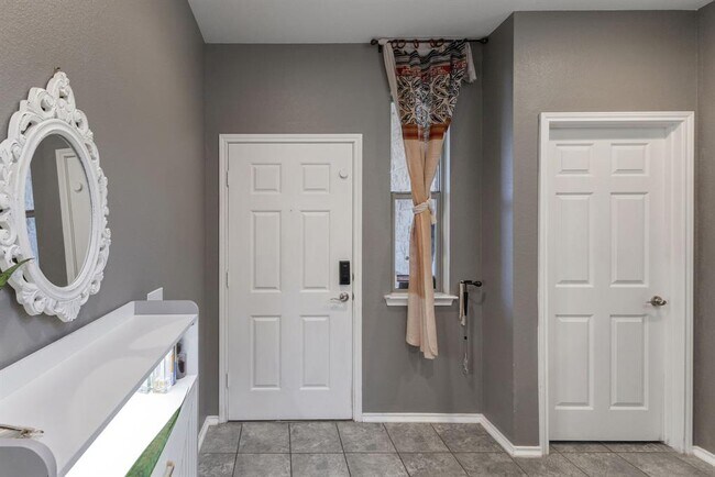 Building Photo - 10904 Roderick Lawson Ln