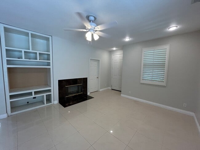 Building Photo - Beautiful 4 Bed 3 Bath Fullerton Home with Office