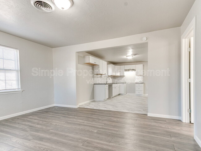 Building Photo - 3312 S Harvey Ave