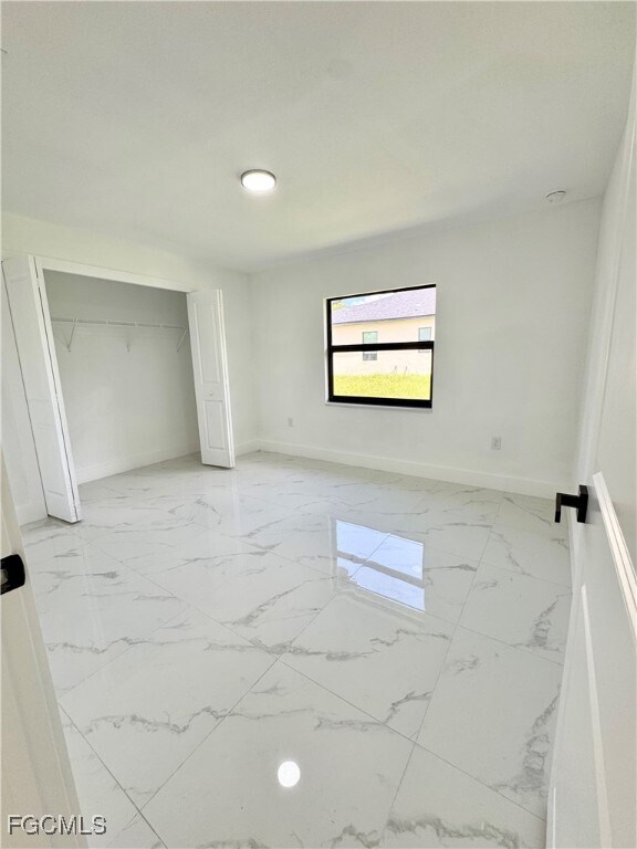 Building Photo - 670 Chemstrand St E