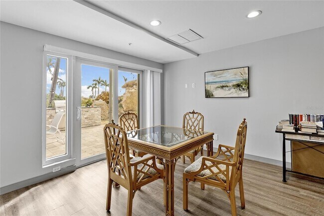 Building Photo - 601 Longboat Club Rd