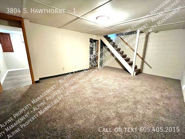 Building Photo - 3804 S. Hawthorne-1