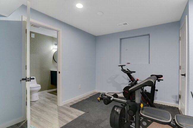 Building Photo - 14055 Touchstone St