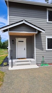 Building Photo - 3111 E Camellia Way