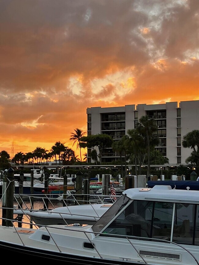 Building Photo - 2701 N Ocean Blvd