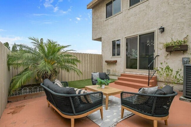 Building Photo - 354 S Travelodge Dr