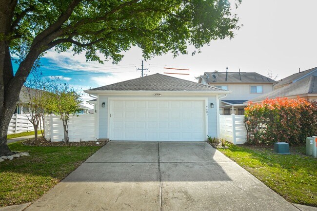 Building Photo - 9603 Farrell Dr