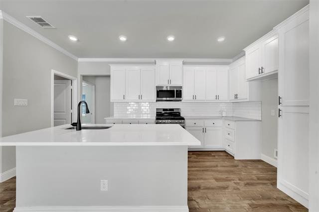 Building Photo - 260 Lakeside Dr