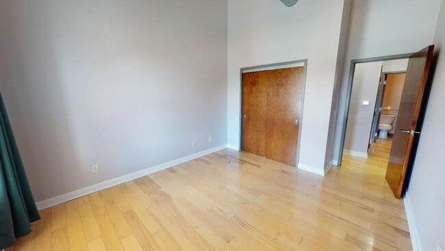 Building Photo - 769 N High St