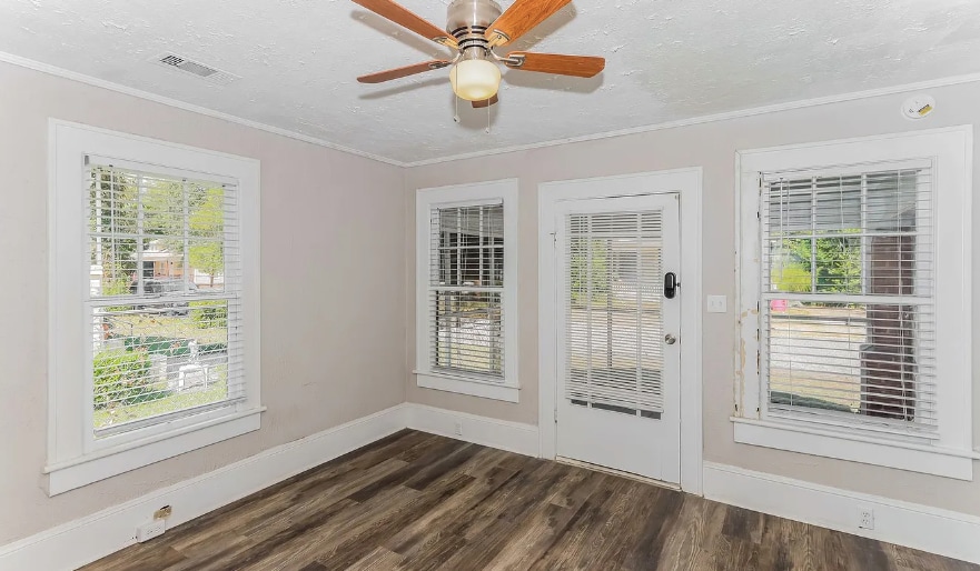 Building Photo - 1915 Beech Ave