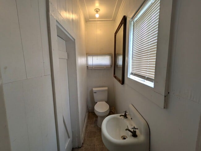 Building Photo - 820 Peach Ave